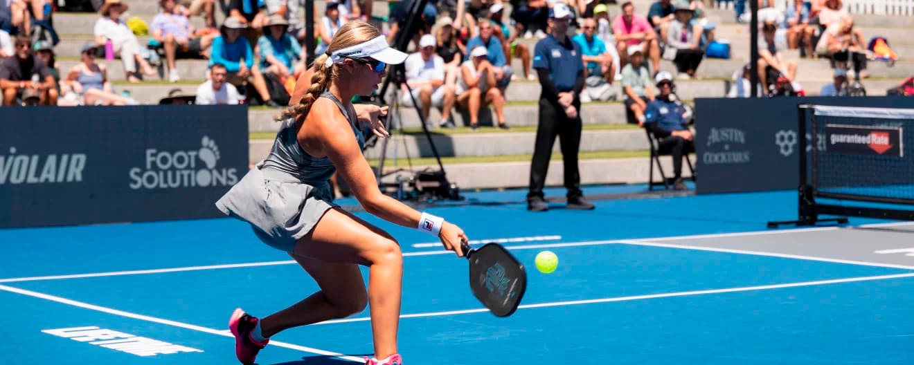 Anna Leigh Waters hits a forehand.