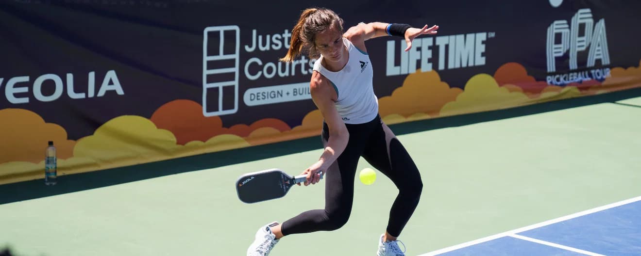 Lea Jansen competing at the Veolia Houston Open.